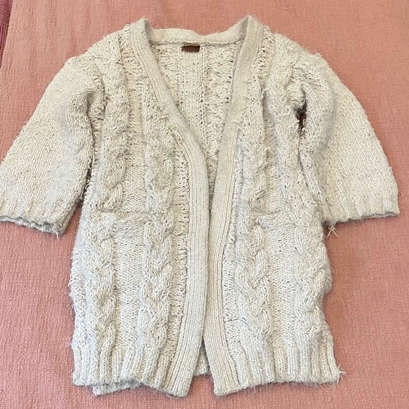 POL Sweaters - POL small wm’s oversized Cream Cable Knit Cardigan - FLAWED